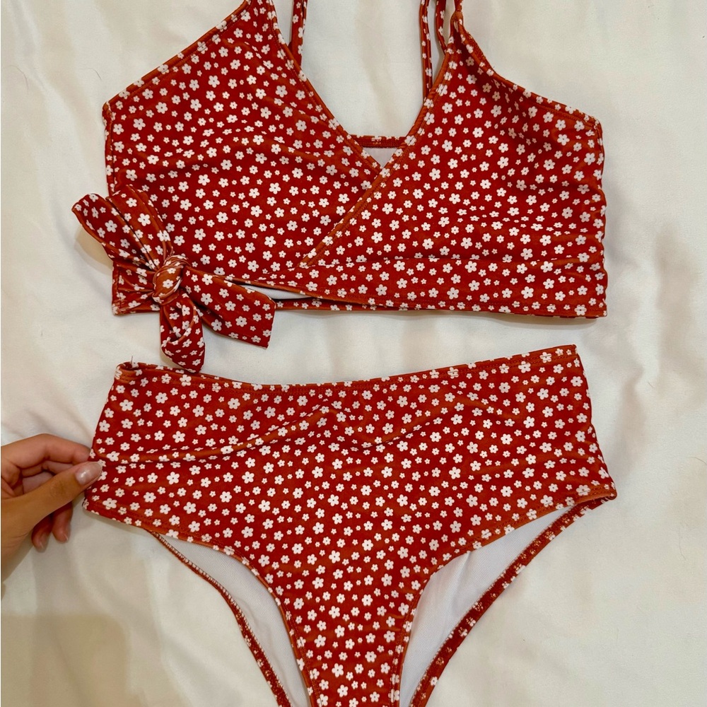 Cute Floral Tie Bikini Set